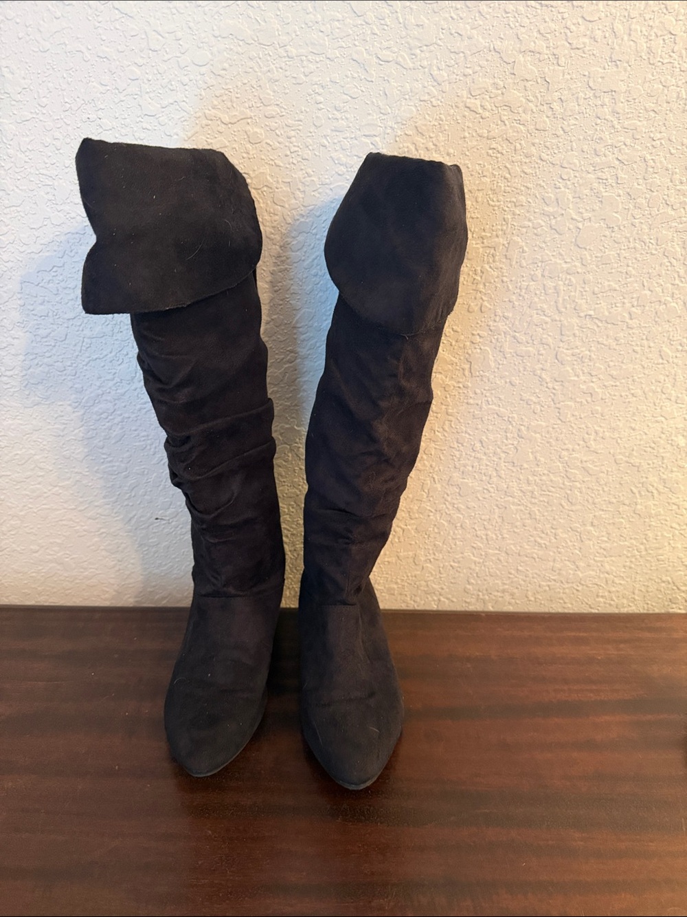 Women's Black Knee-High lace up Slouch Boots